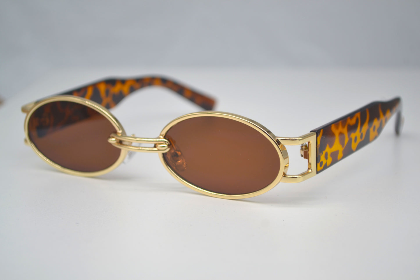Metallic Sunglasses with UV Protection - Brown