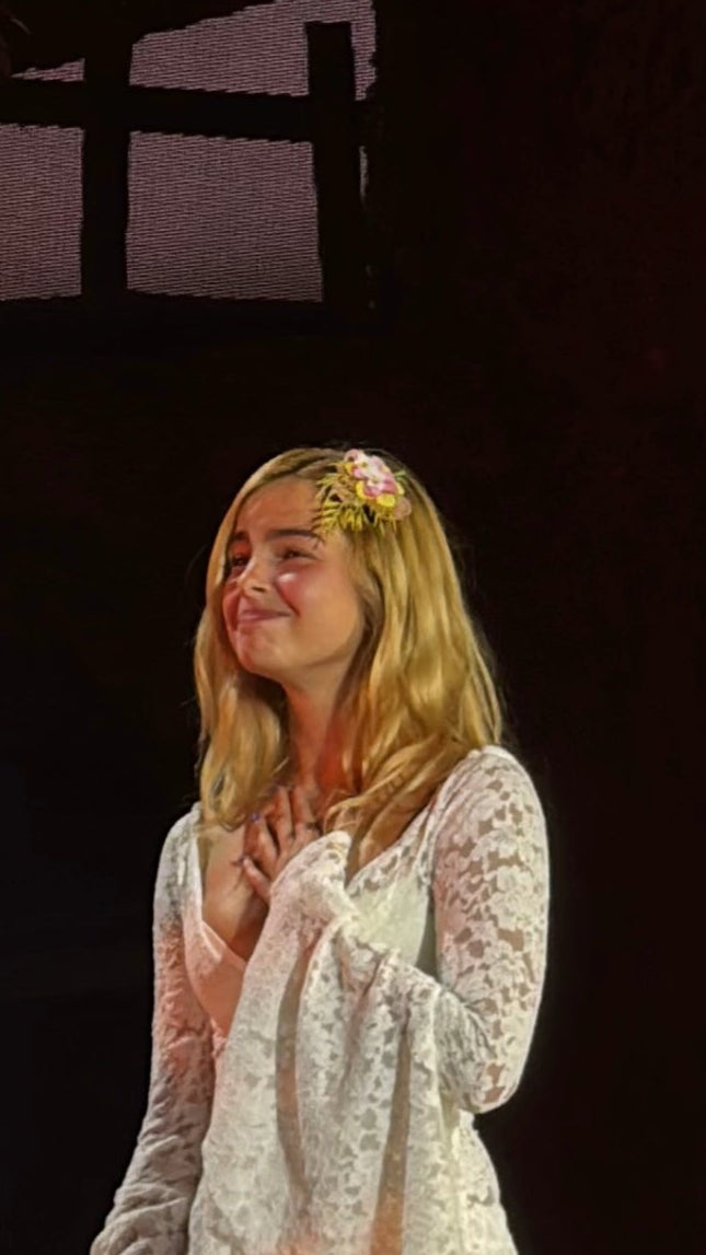 Addison Rae Hair clip