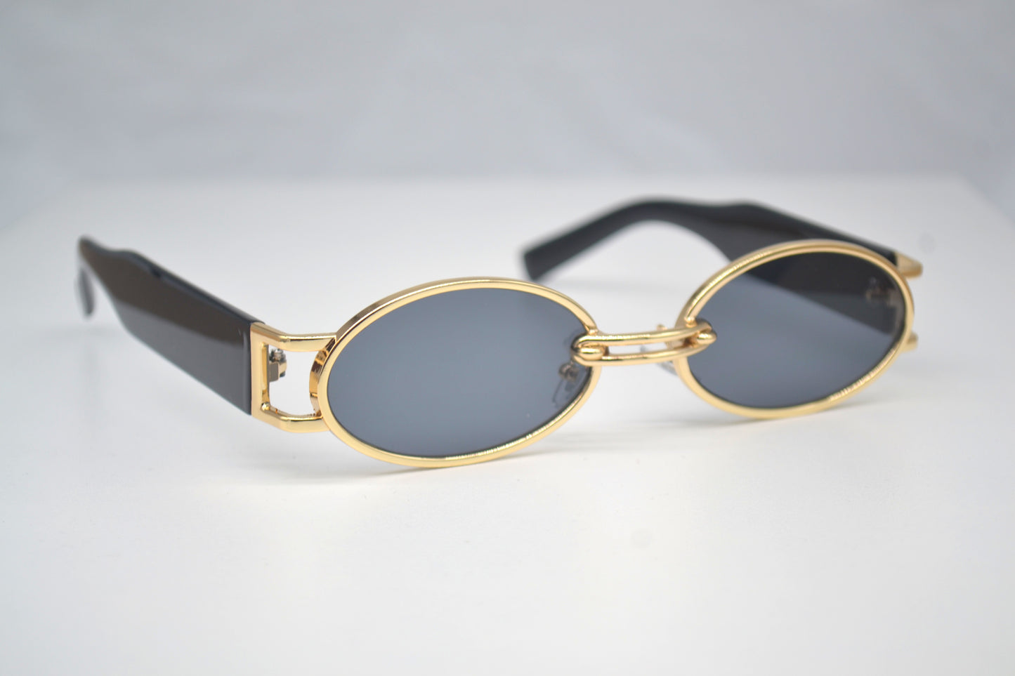 stylish sunglasses, metallic sunglasses, UV protection eyewear, trendy sunglasses, summer fashion accessories, UV400 sunglasses